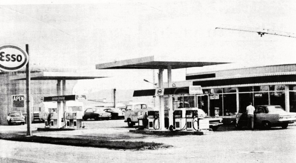 Foto av 1970 av bensinstasjonen på Kræmer